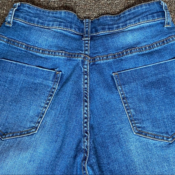 Distressed jeans - Picture 3 of 3